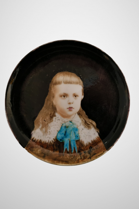 Théodore Deck, Plat à la jeune enfant