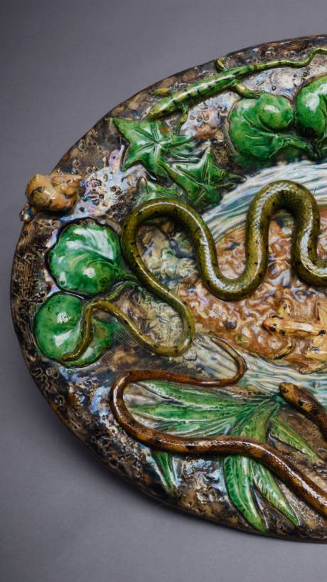 Goras - Renoleau, plat ovale au serpent et anguille en barbotine