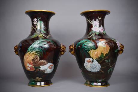 Galerie Origines - Arles - Very important and exceptional pair of ceramic vases with a slip decor on a black background