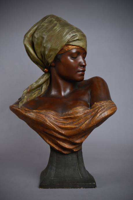 Galerie Origines - Arles - Goldscheider - Rudholf Thiele - Bust of Berber woman in polychrome terrcotta